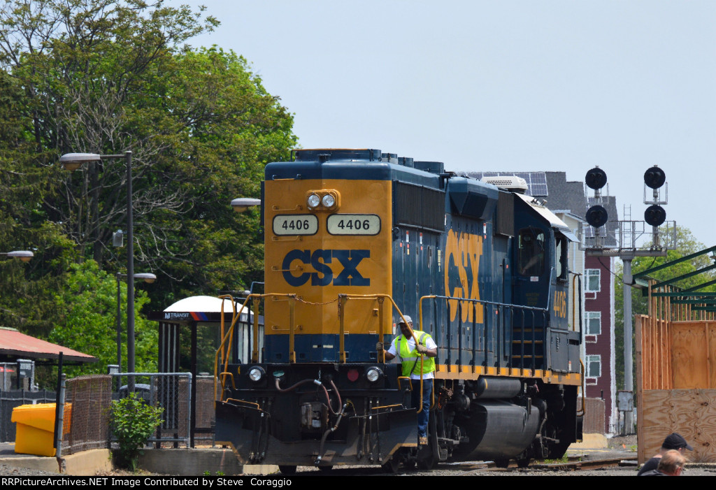 Backing Up to Pull Covered hopper cars